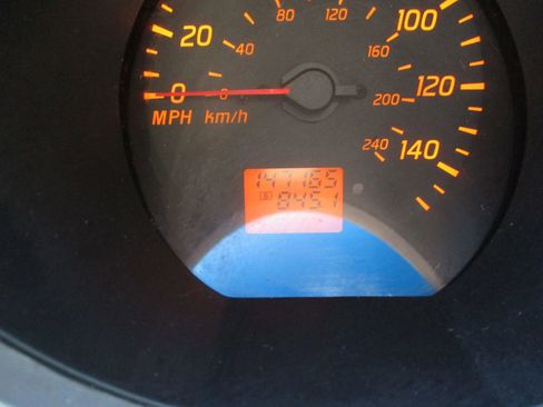 Used 2002 Nissan Altima 2.5 S FWD image 9