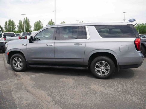 Used 2023 GMC Yukon XL SLE w/ Gmc Pro Safety Plus Package AWD/4WD image 18