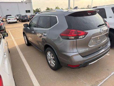 Used 2020 Nissan Rogue SV image 6