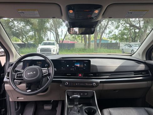Used 2026 Kia Carnival FWD image 35