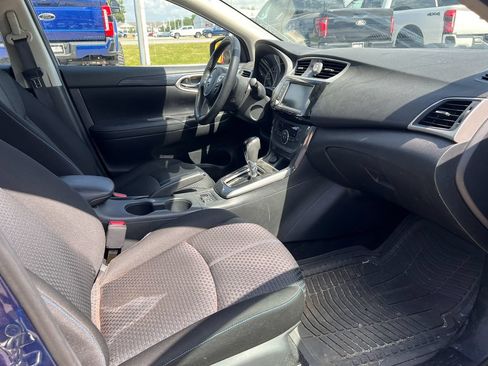 Used 2019 Nissan Sentra SR FWD image 17