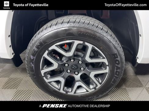 Used 2025 RAM 1500 Laramie image 12