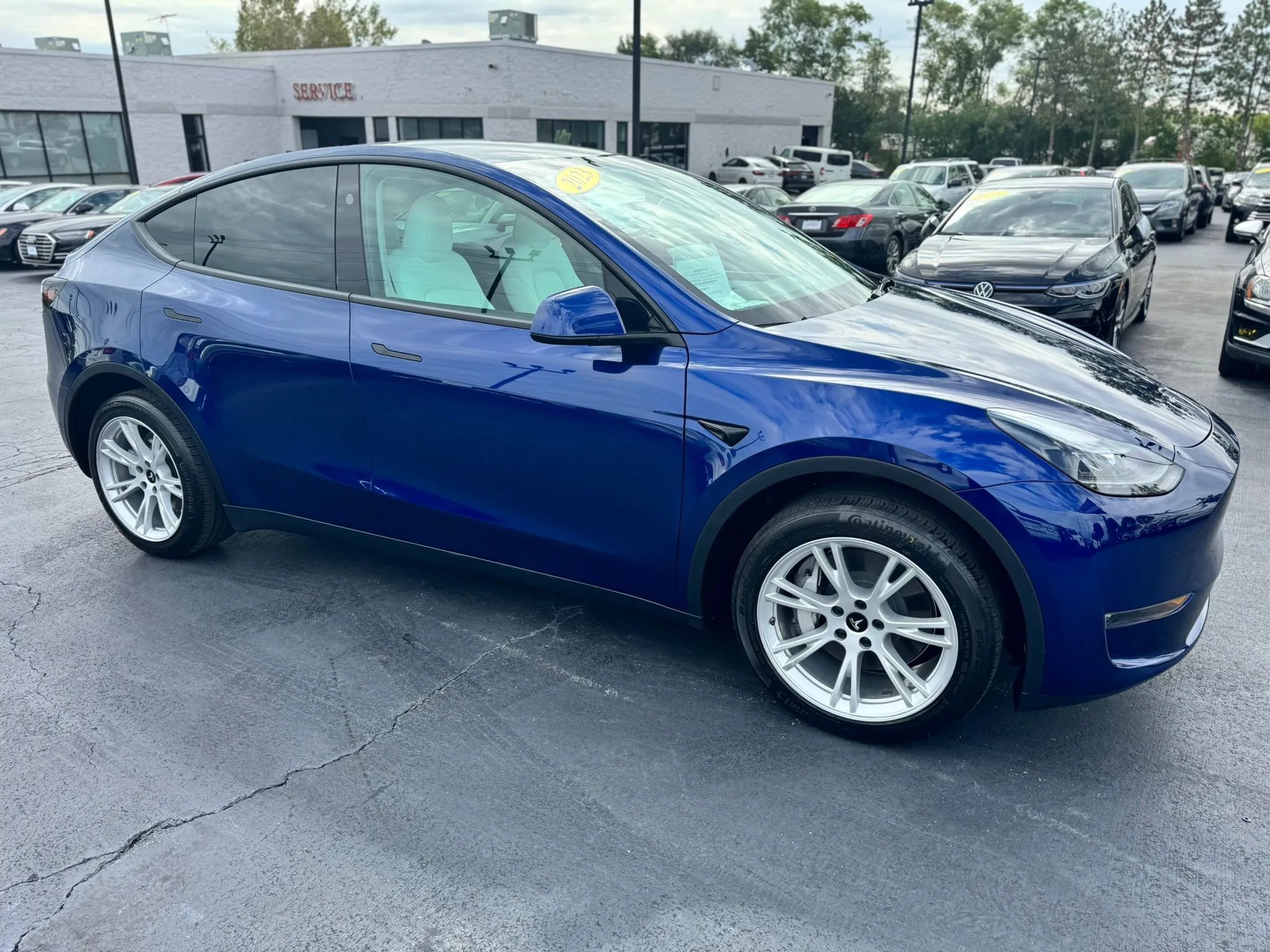 Used 2023 Tesla Model Y Long Range AWD/4WD image 6