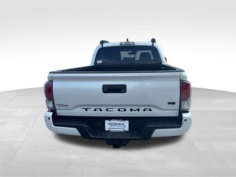 Used 2023 Toyota Tacoma TRD Sport w/ Technology Package AWD/4WD image 4
