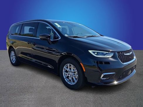 New 2026 Chrysler Pacifica Select FWD image 2