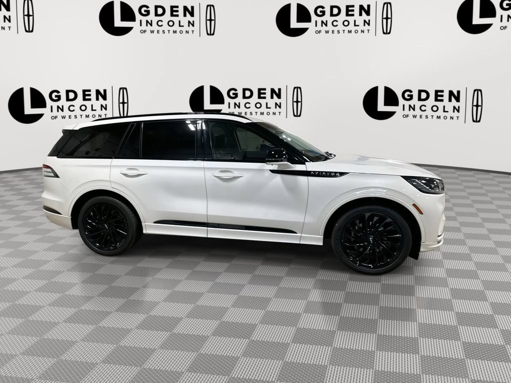 Used 2025 Lincoln Aviator Reserve w/ Luxury Package RWD image 9