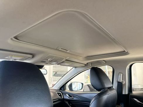 Used 2018 MAZDA MAZDA3 Grand Touring image 21