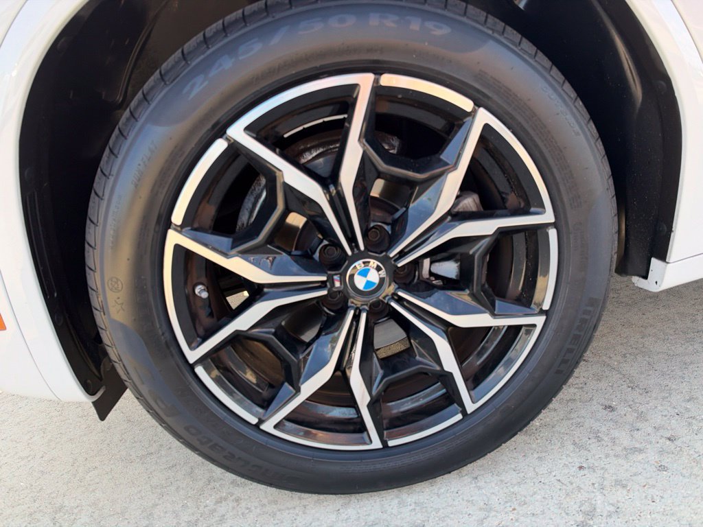 Certified 2023 BMW X4 xDrive30i w/ M Sport Package AWD/4WD image 9