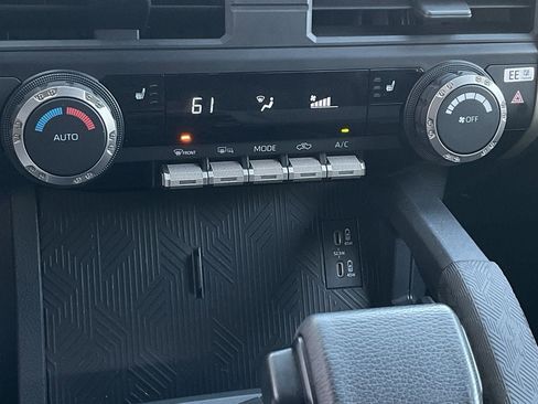 Used 2025 Toyota Tacoma TRD Off-Road image 35