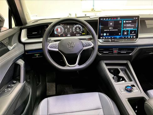 New 2026 Volkswagen Tiguan SE image 15