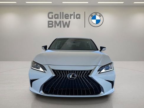 Used 2024 Lexus ES 350 w/ Premium Package image 3