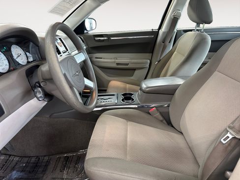 Used 2009 Chrysler 300 LX RWD image 23