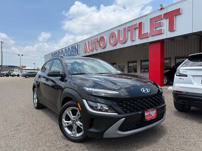 Used 2022 Hyundai Kona SEL w/ Convenience Package