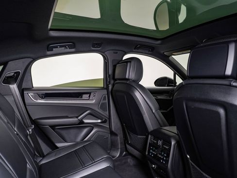 Certified 2026 Porsche Cayenne E-Hybrid Coupe AWD/4WD image 16