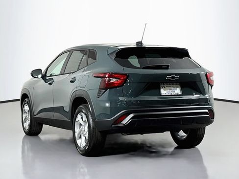 New 2026 Chevrolet Trax LS w/ LS Convenience Package FWD image 5