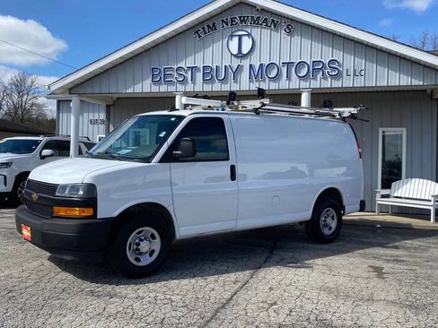 Used 2018 Chevrolet Express 2500 w/ Driver Convenience Package RWD image 1