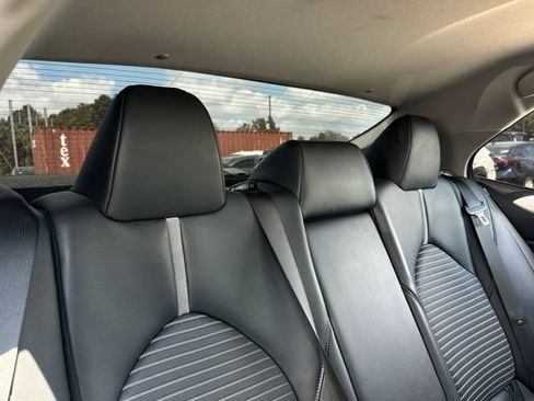 Used 2021 Toyota Camry SE w/ Convenience Package FWD image 29