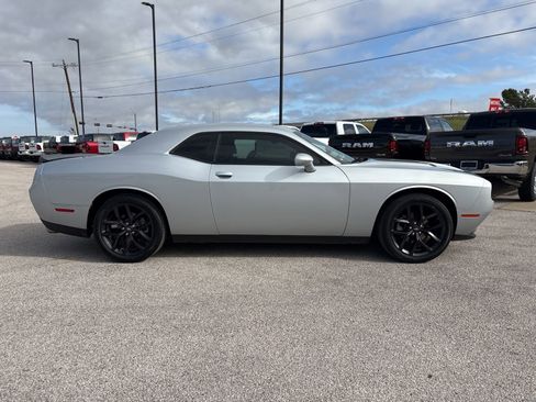 Used 2022 Dodge Challenger SXT w/ Blacktop Package image 7