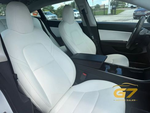 Used 2020 Tesla Model 3 Standard Range Plus RWD image 9