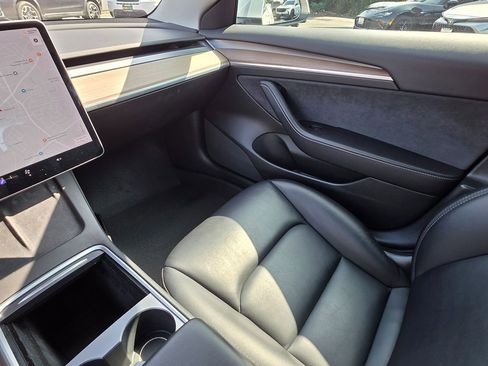 Used 2021 Tesla Model 3 Standard Range image 43