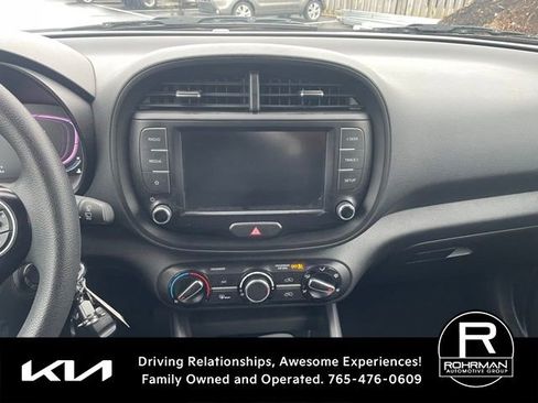 Used 2023 Kia Soul LX w/ LX Technology Package image 11