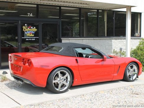 Used 2007 Chevrolet Corvette Convertible w/ Preferred Equipment Group RWD image 19