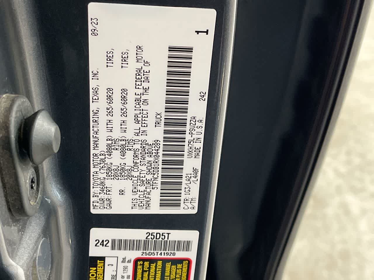 Used 2024 Toyota Tundra Platinum AWD/4WD image 28