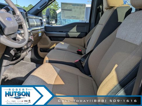New 2025 Ford F350 XLT w/ FX4 Off-Road Package image 26