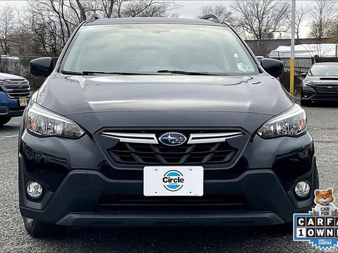 Used 2023 Subaru Crosstrek 2.0i Premium image 3