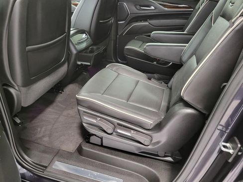 Used 2024 Cadillac Escalade ESV Premium Luxury image 23