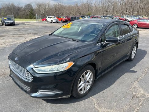 Used 2014 Ford Fusion S image 2