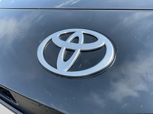 Used 2025 Toyota Camry SE FWD image 16