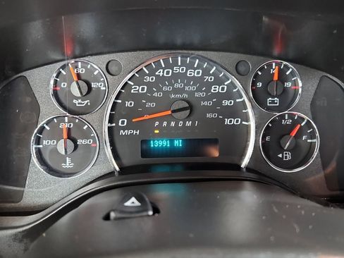 Used 2024 GMC Savana 2500 Work Van w/ Driver Convenience Package image 27