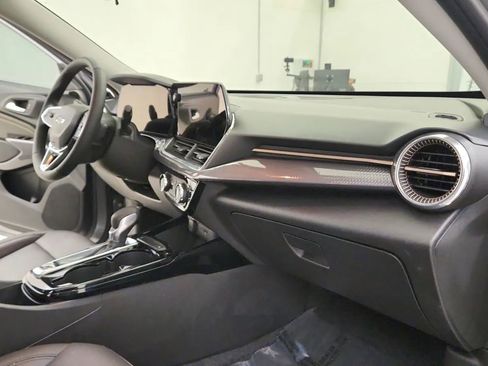 Used 2025 Chevrolet Trax ACTIV w/ Driver Confidence Package image 31