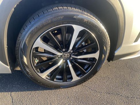 Used 2022 Toyota Highlander XSE image 9