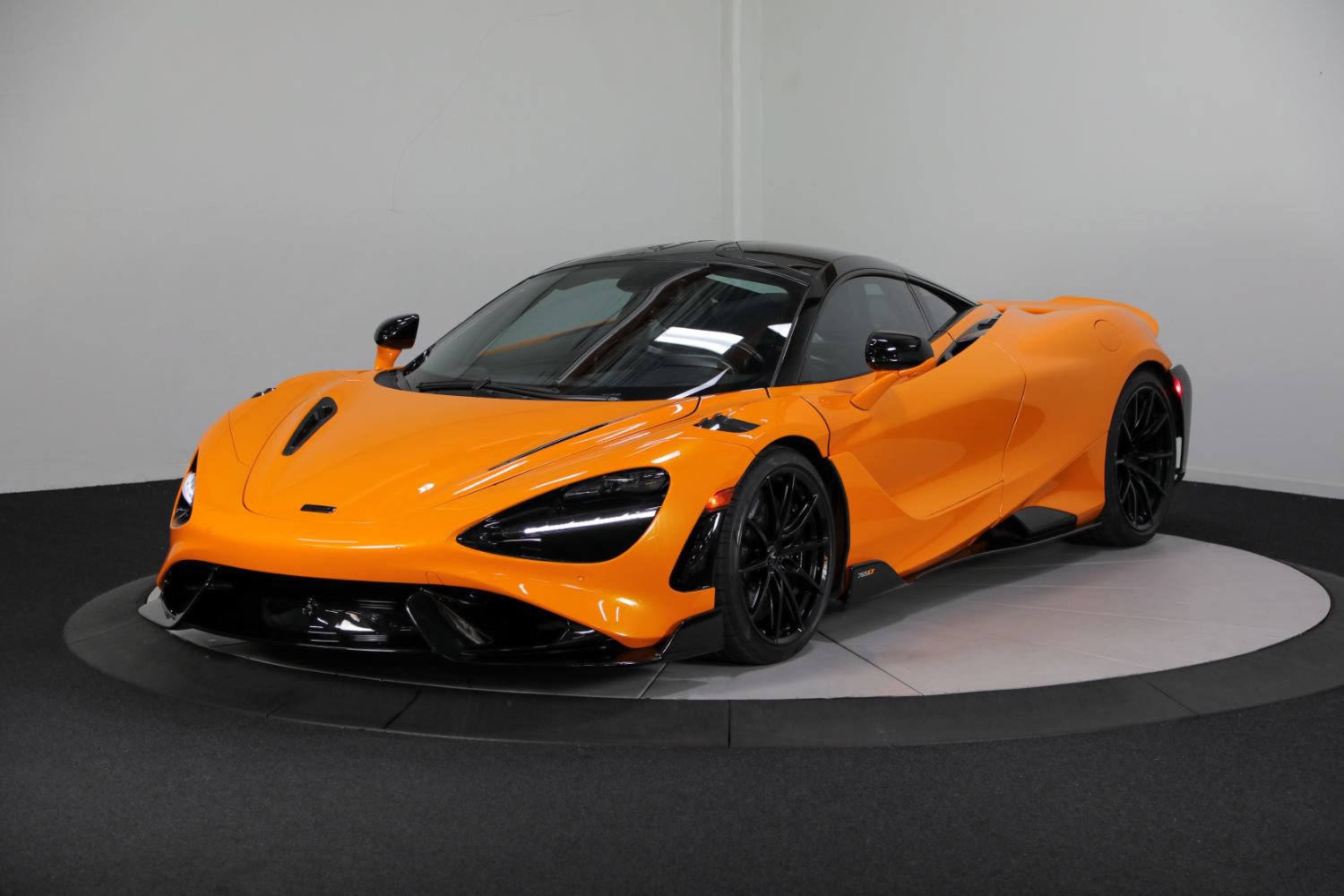 Used 2021 McLaren 765LT RWD image 8