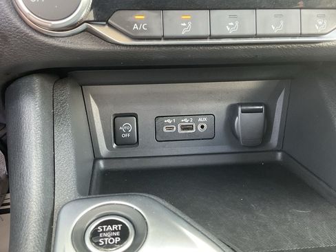 Used 2025 Nissan Sentra SV FWD image 18