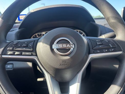 Used 2025 Nissan Altima 2.5 SV FWD image 28