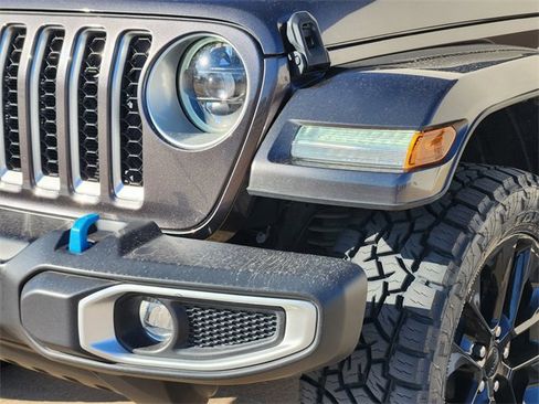 Used 2023 Jeep Wrangler Unlimited Sahara w/ Cold Weather Group image 8