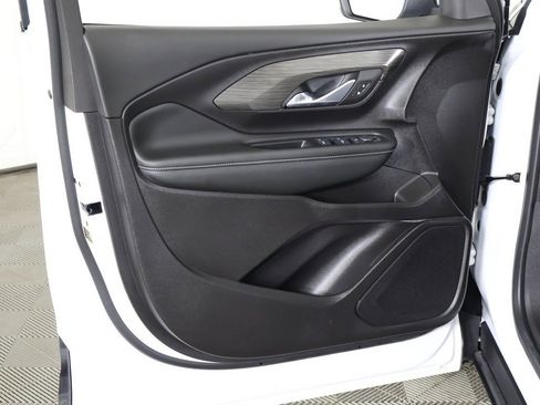 Used 2024 GMC Terrain SLE w/ Driver Convenience Package image 22