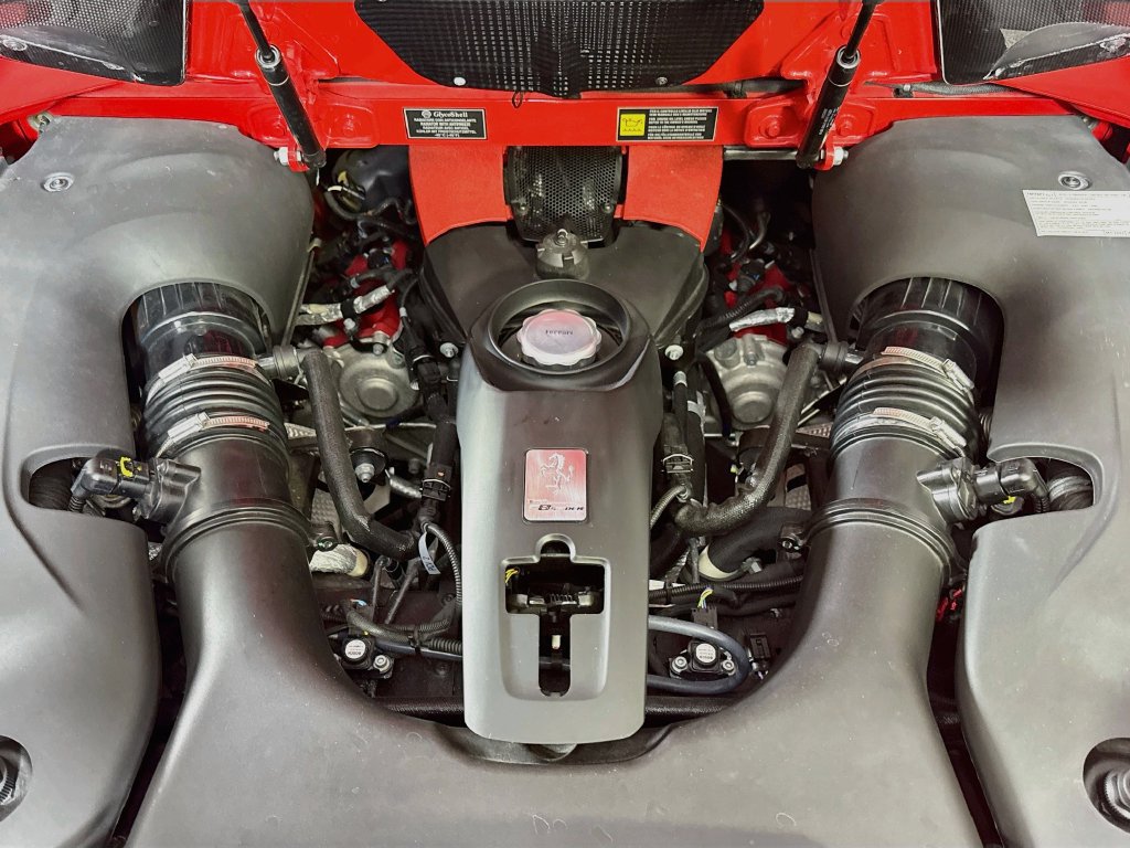 Certified 2022 Ferrari F8 Tributo RWD image 5