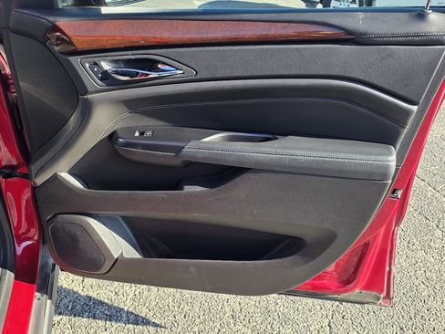 Used 2016 Cadillac SRX Luxury image 16