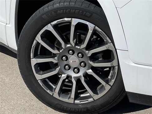 Used 2023 GMC Acadia Denali image 8