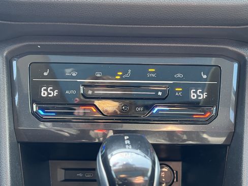 Used 2023 Volkswagen Tiguan SE image 30