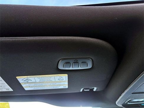 Used 2025 Ford F150 Lariat w/ Equipment Group 501A Mid image 30