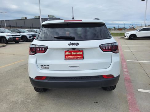 New 2026 Jeep Compass Latitude image 4