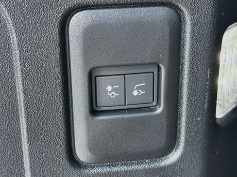 Used 2025 Land Rover Defender 110 S AWD/4WD image 13