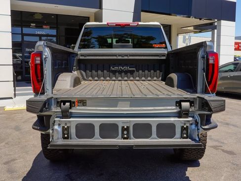 New 2026 GMC Sierra 2500 Denali w/ Denali Reserve Package AWD/4WD image 11