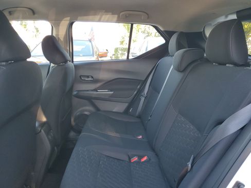 Certified 2023 Nissan Kicks SV image 12