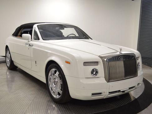 Used 2009 Rolls-Royce Phantom Drophead Coupe RWD image 9